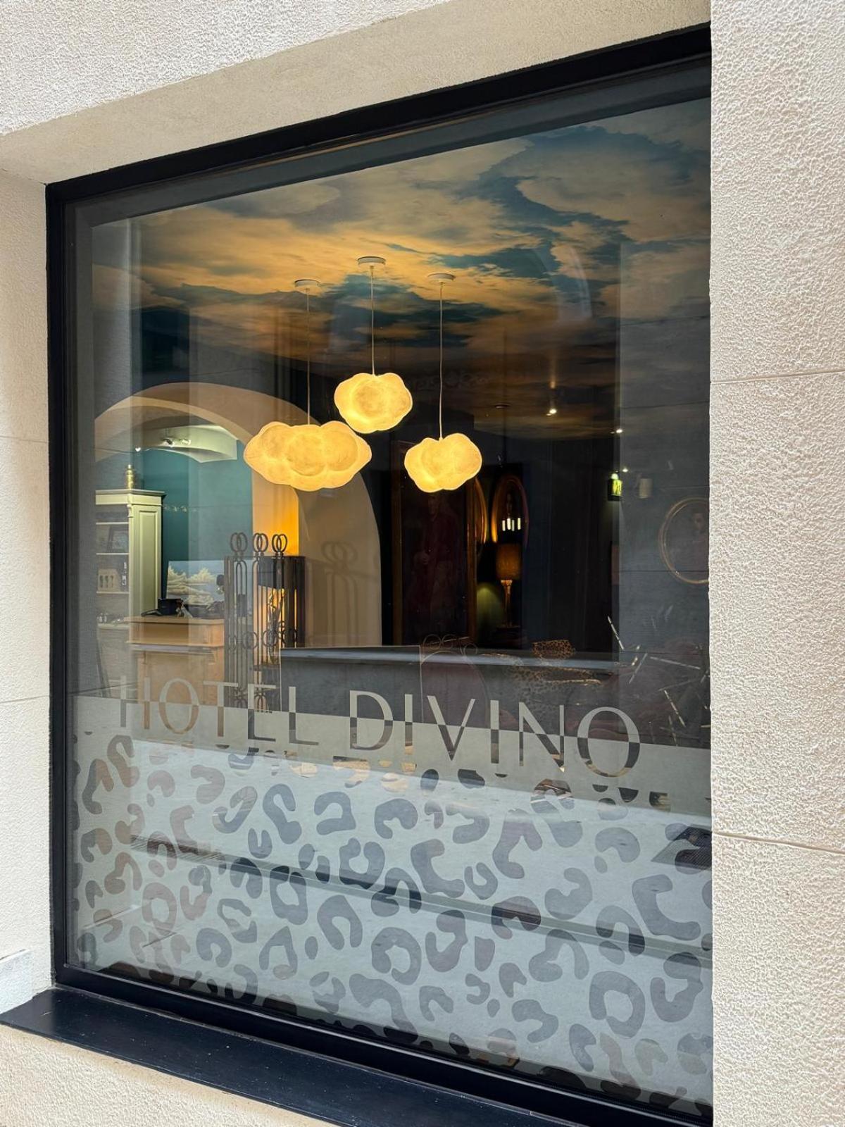 Hotel Divino & Apartments Figueres  Ngoại thất bức ảnh