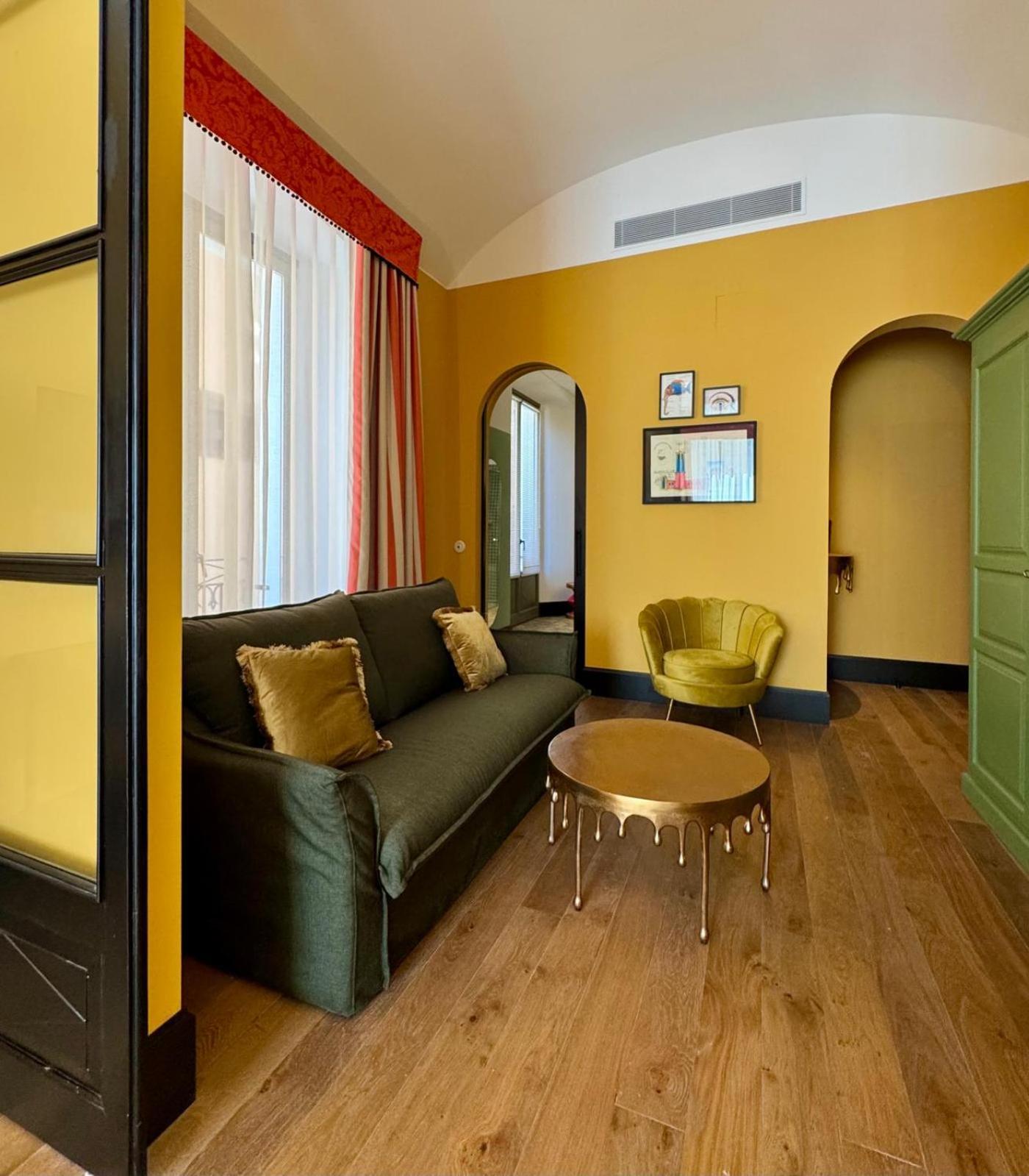 Hotel Divino & Apartments Figueres  Ngoại thất bức ảnh