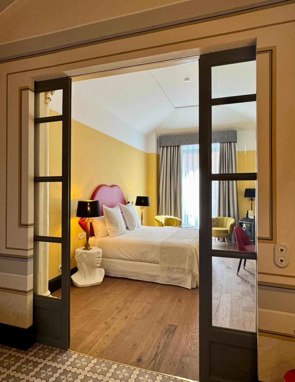 Hotel Divino & Apartments Figueres  Ngoại thất bức ảnh