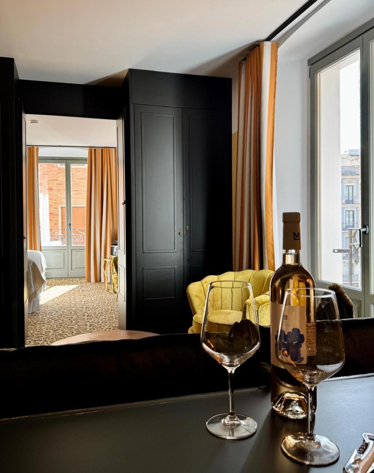 Hotel Divino & Apartments Figueres  Ngoại thất bức ảnh