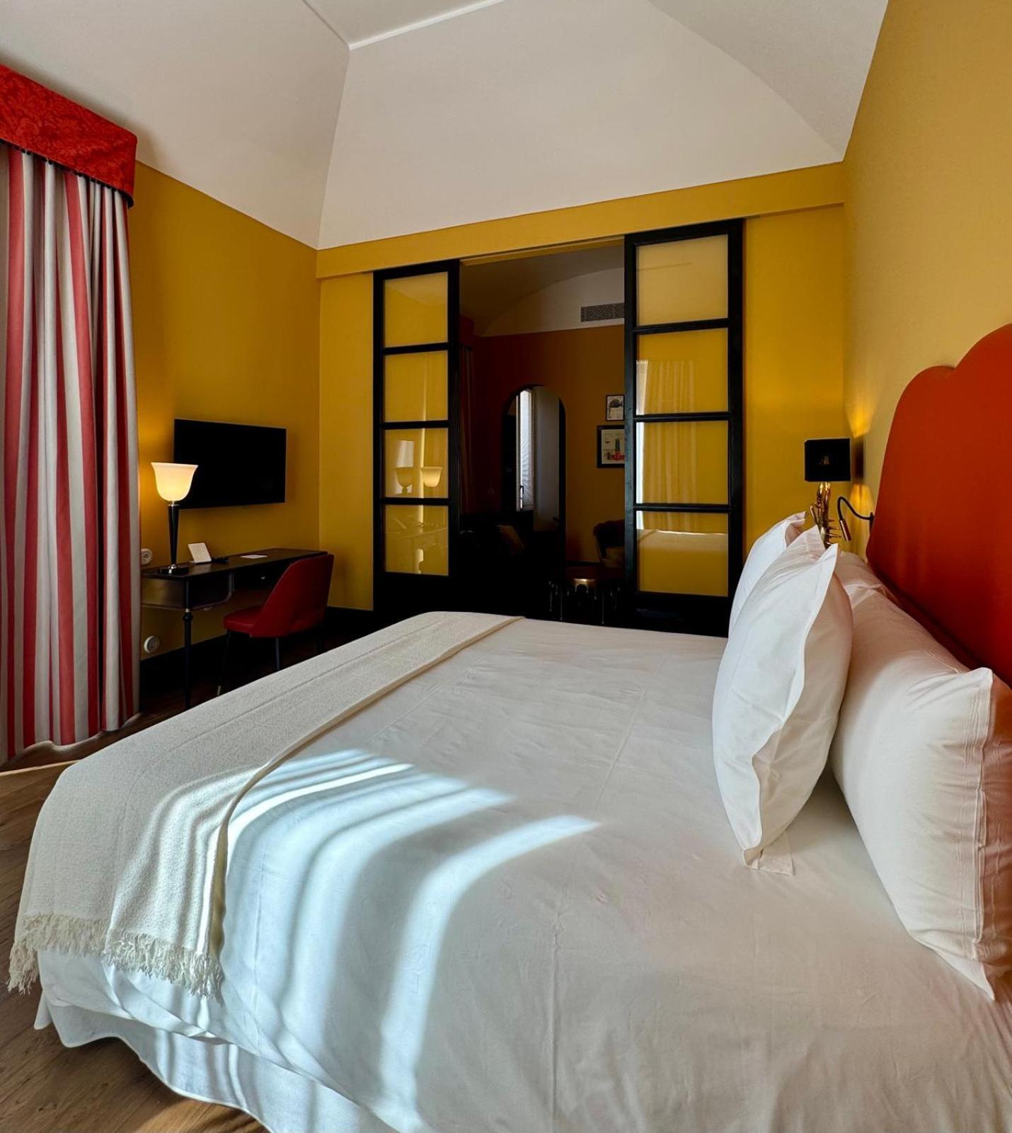 Hotel Divino & Apartments Figueres  Ngoại thất bức ảnh